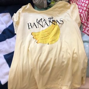 Yellow tee shirt